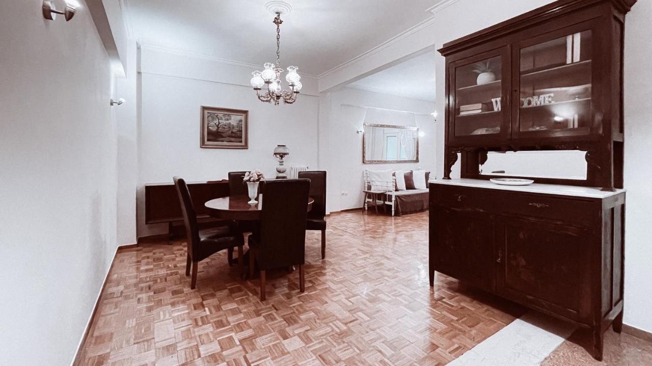 Vintage 2-Bedroom Apt In The Heart Of The City Афіни Екстер'єр фото