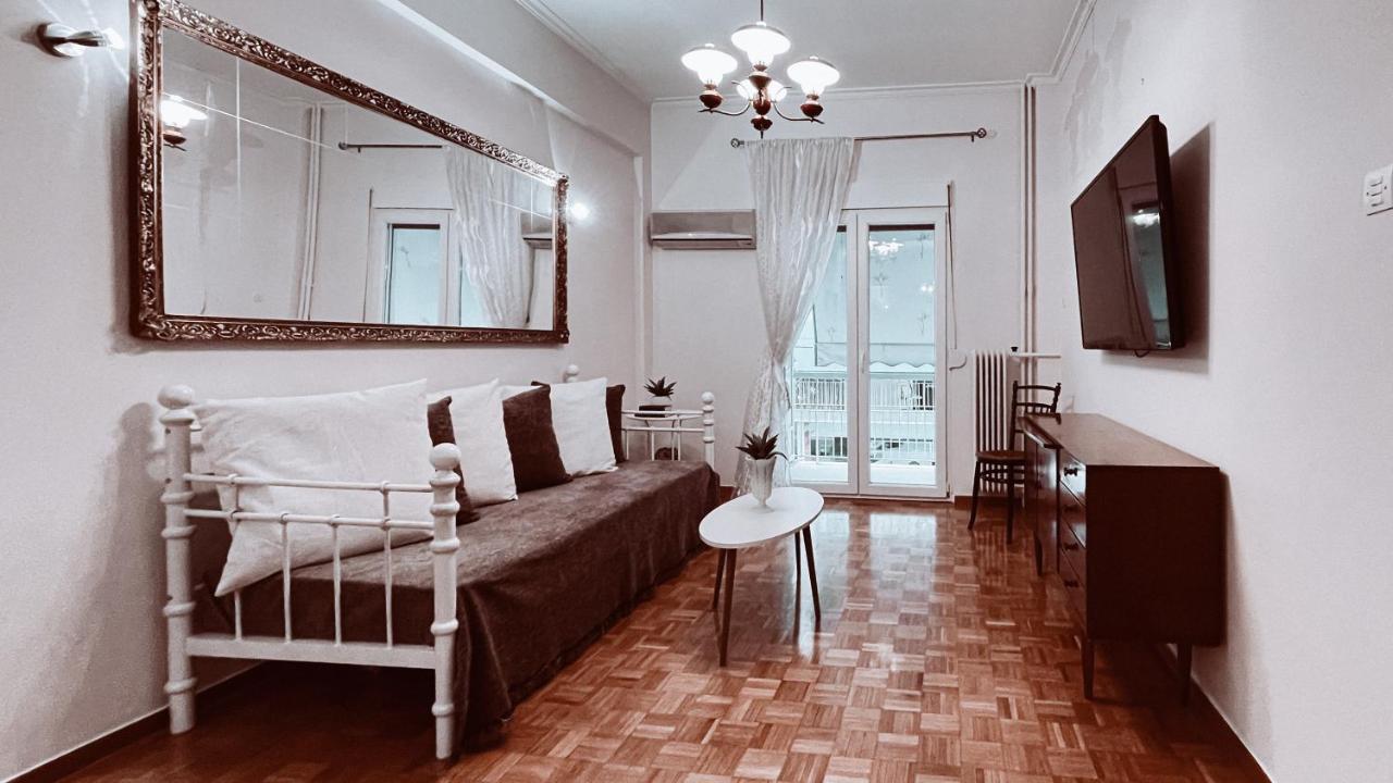 Vintage 2-Bedroom Apt In The Heart Of The City Афіни Екстер'єр фото