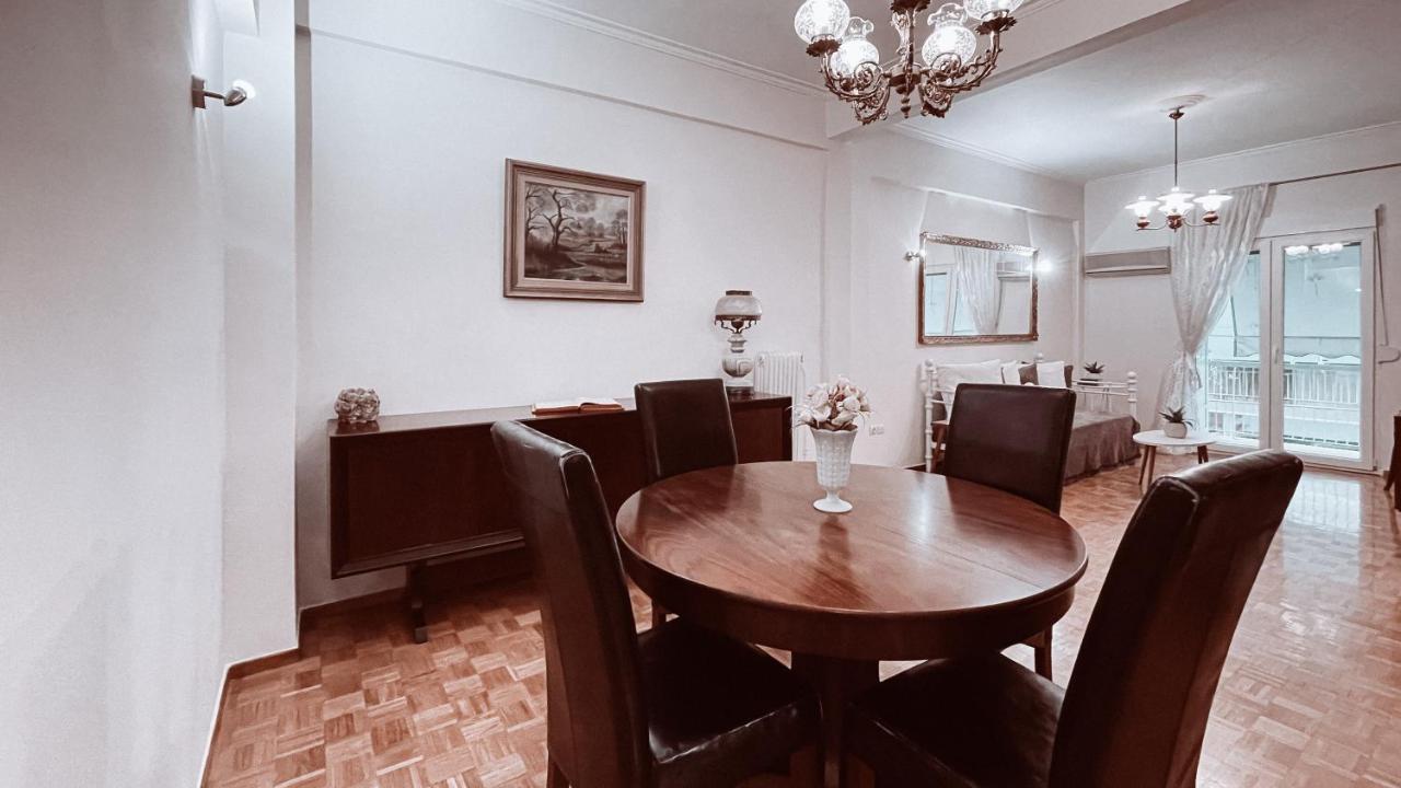 Vintage 2-Bedroom Apt In The Heart Of The City Афіни Екстер'єр фото