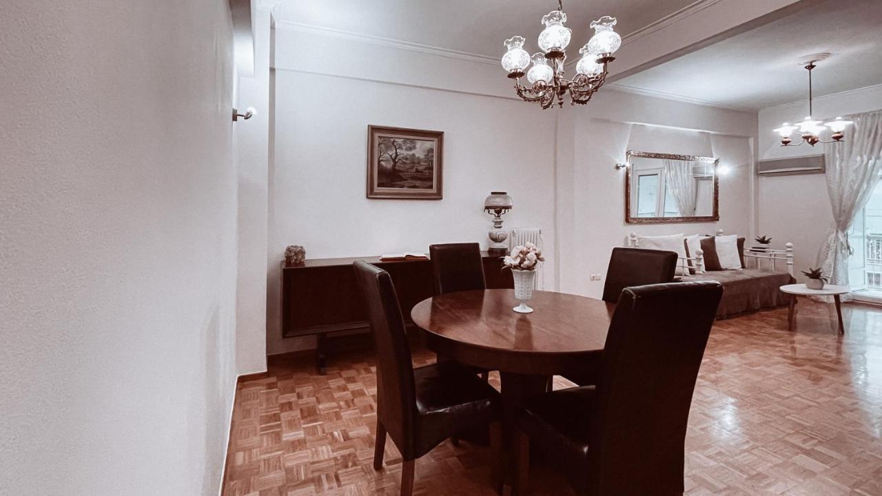 Vintage 2-Bedroom Apt In The Heart Of The City Афіни Екстер'єр фото