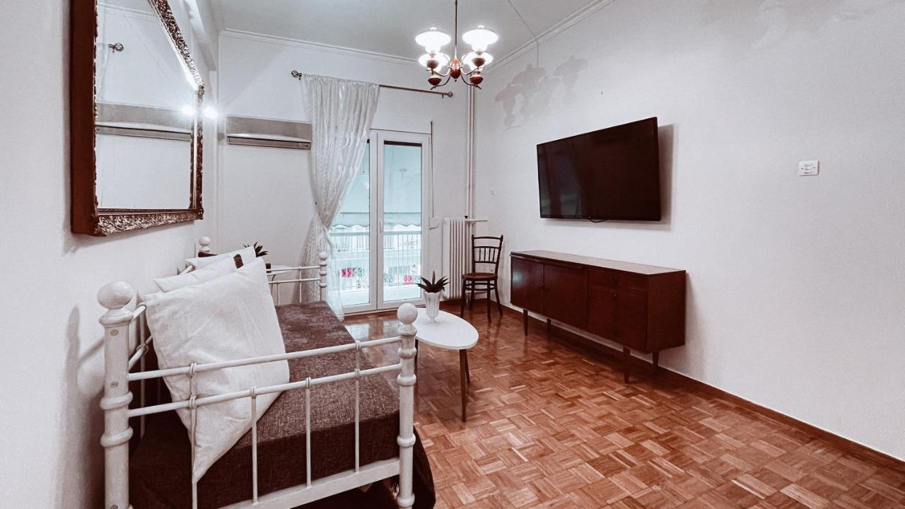 Vintage 2-Bedroom Apt In The Heart Of The City Афіни Екстер'єр фото