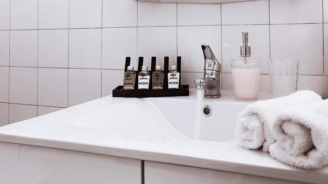 Vintage 2-Bedroom Apt In The Heart Of The City Афіни Екстер'єр фото
